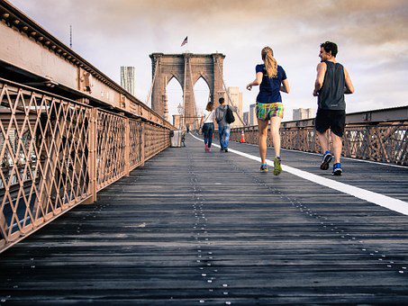 Roupas para esportes estão mais presentes no guarda roupa dos adolescentes foto: pixabay